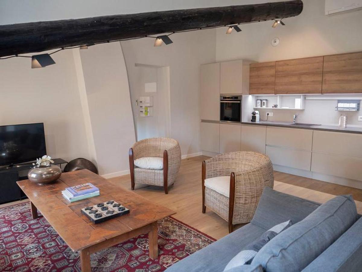 Cozy Nest In The Center Of Isle Sur La Sorgue For 4 People Appartamento LʼIsle-sur-la-Sorgue Esterno foto
