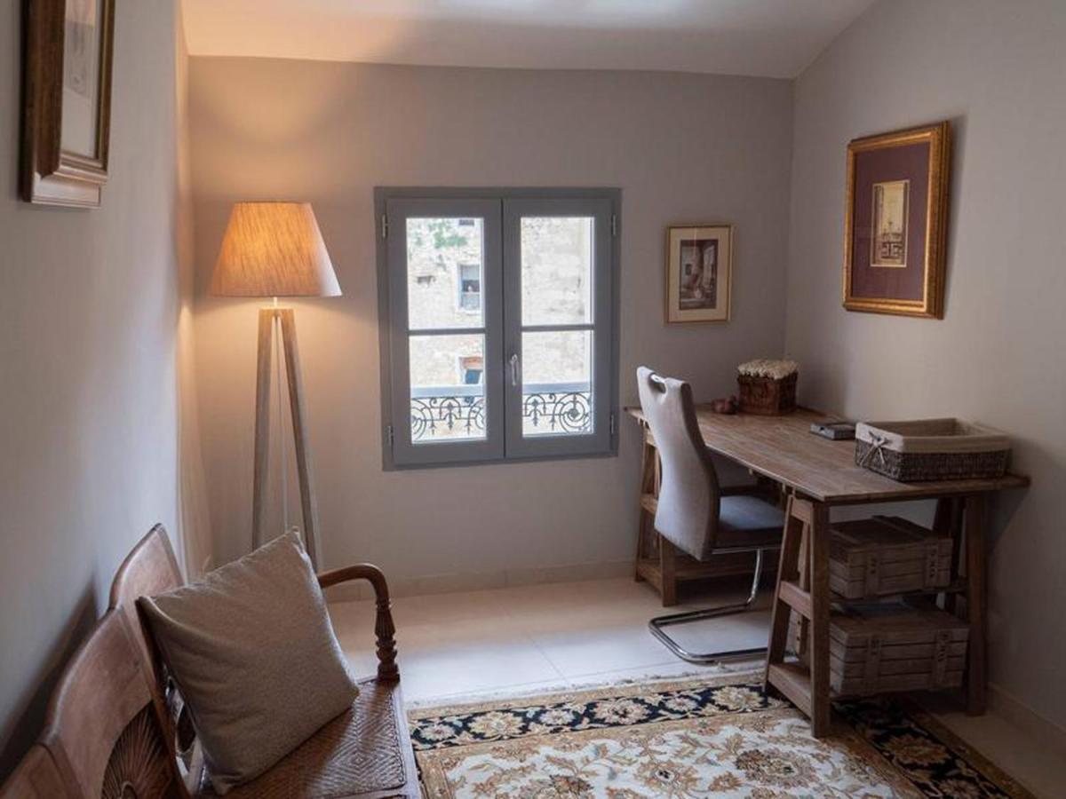 Cozy Nest In The Center Of Isle Sur La Sorgue For 4 People Appartamento LʼIsle-sur-la-Sorgue Esterno foto